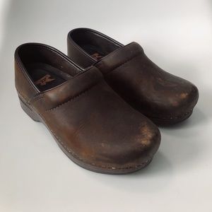 Dansko Pro XP clogs, oiled leather brown size 37